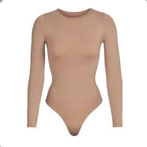 ESSENTIAL CREW NECK LONG SLEEVE BODYSUIT